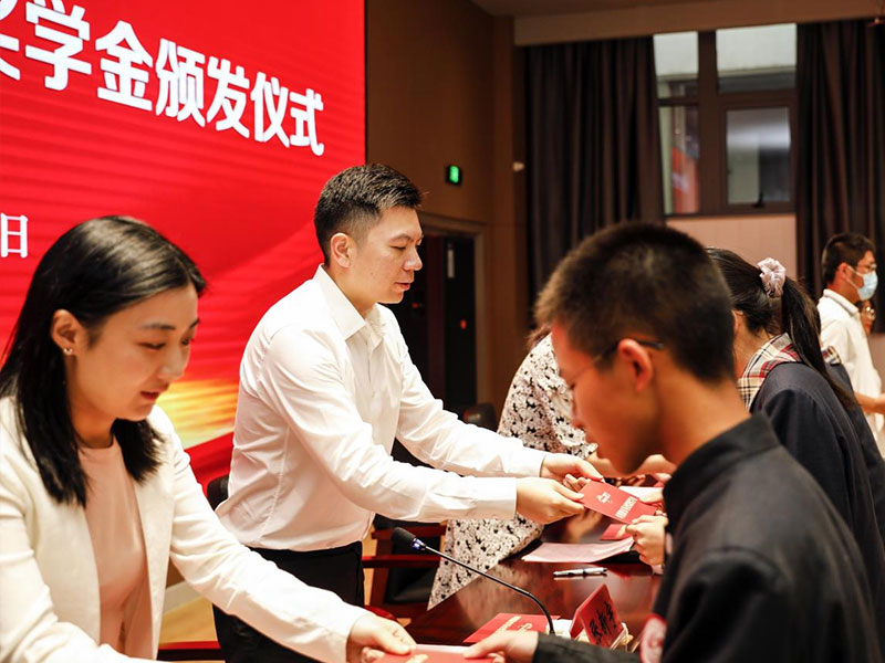 ��ʱ�ɷ�����һ����ح����ǰ�� �����³�